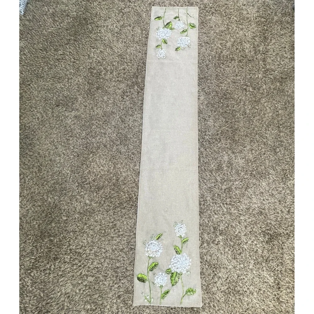 Elegant Floral Ribbon Embroidered Burlap Table‎ Runner Hydrangea Flower Décor